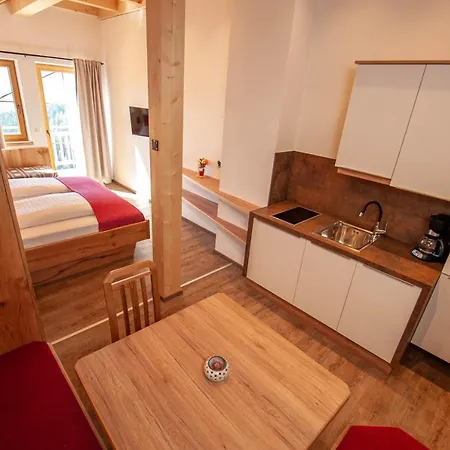 Gladerhof Çiftlik konaklama *